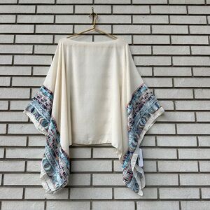 Treaty General Store Ivory Embroidered Sleeve Poncho Boho Festival Layering OS